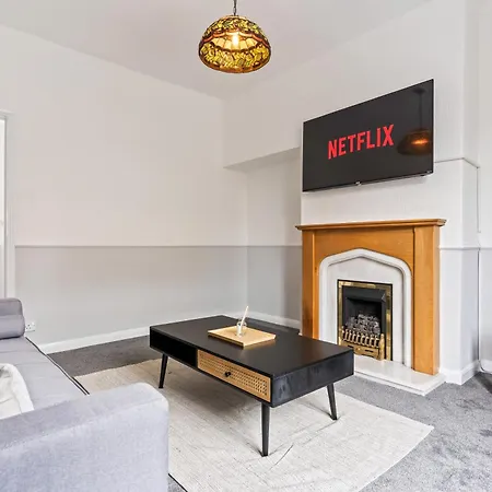 Lejlighed 5-bed Retreat With Free Parking And Wifi Loftus