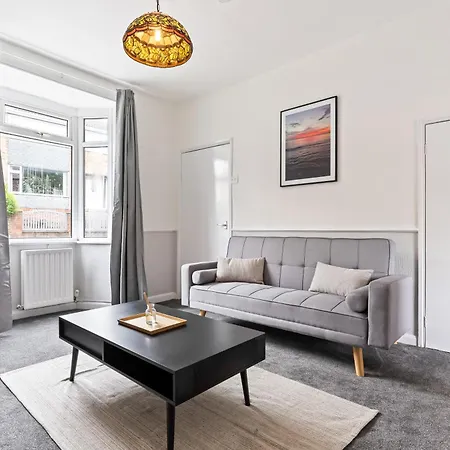 5-bed Retreat With Free Parking And Wifi Lejlighed Loftus