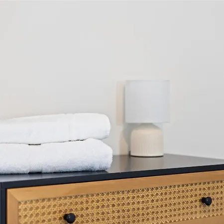 Lejlighed 5-bed Retreat With Free Parking And Wifi Loftus