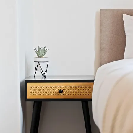 5-bed Retreat With Free Parking And Wifi Lejlighed
